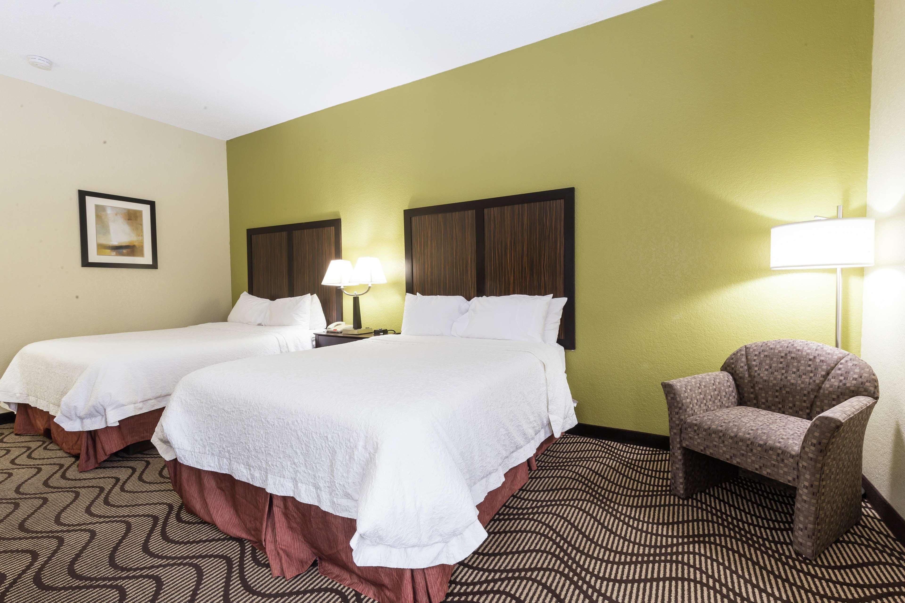 Hampton Inn Кървил Екстериор снимка