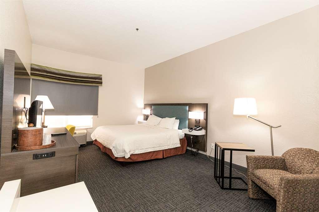 Hampton Inn Кървил Стая снимка
